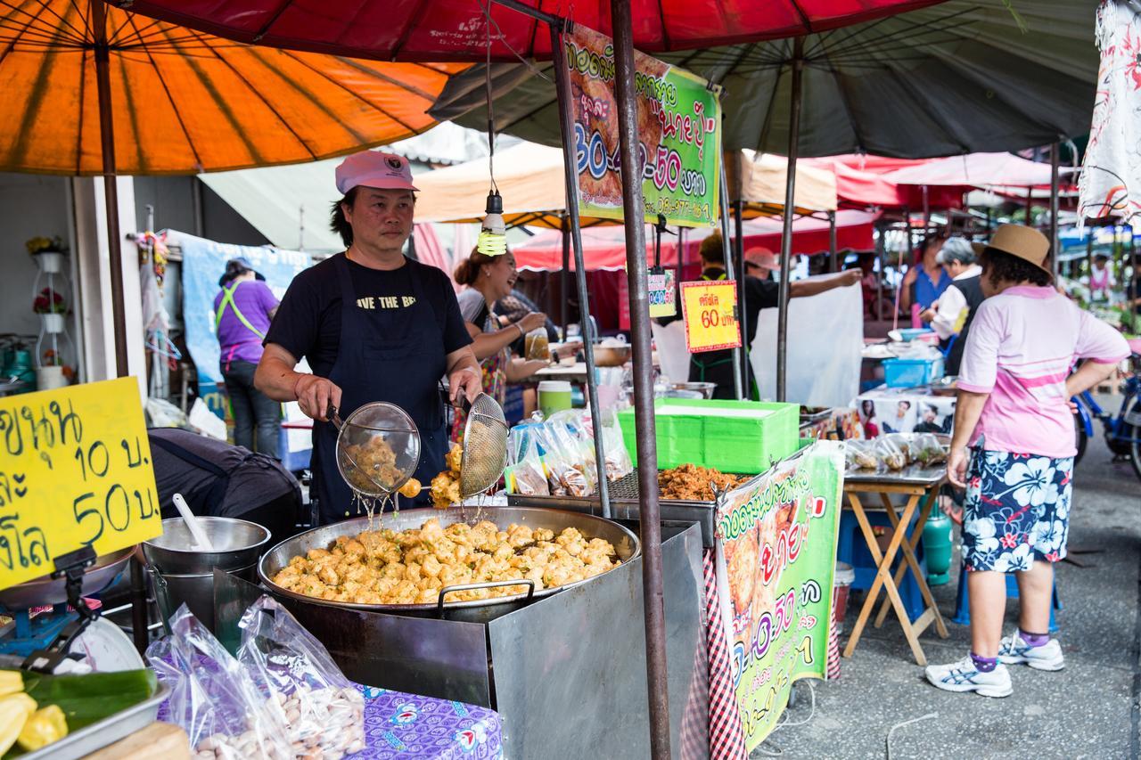 Twentynine Kv Apartel Nonthaburi Exteriör bild