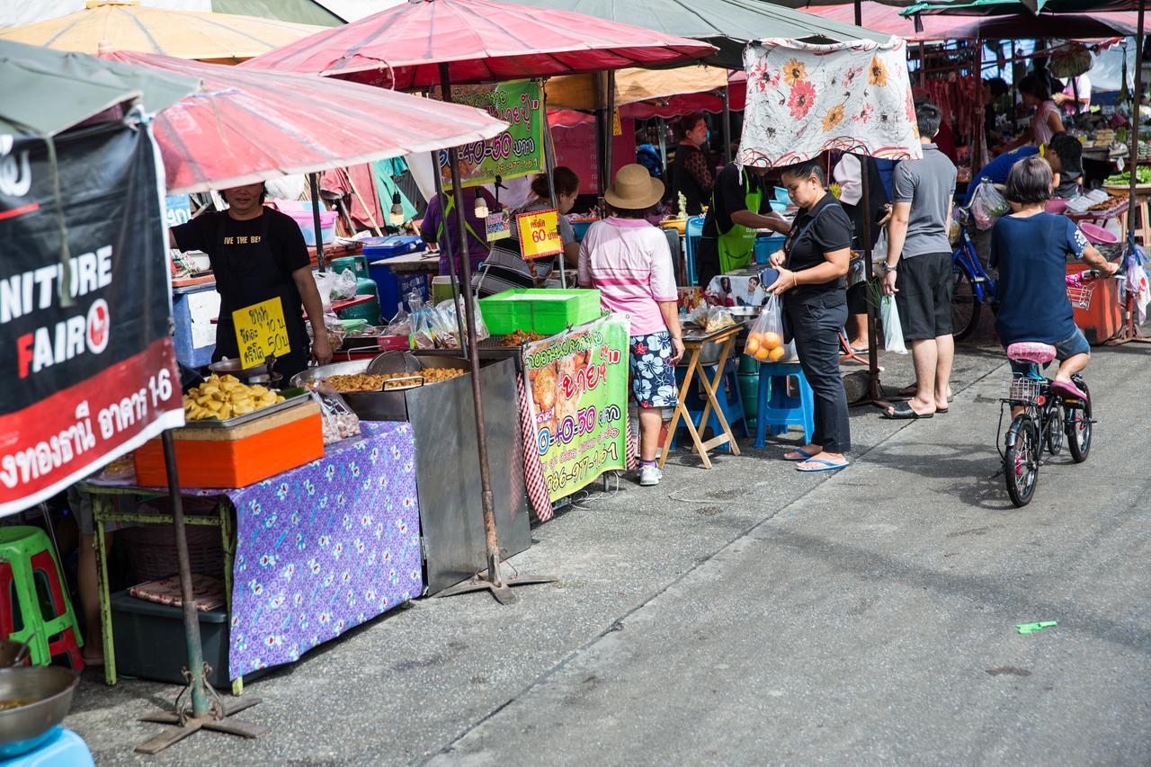 Twentynine Kv Apartel Nonthaburi Exteriör bild